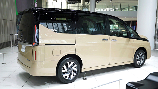 日産 セレナ イーパワー XV リキュウ / ブラック Nissan Serena