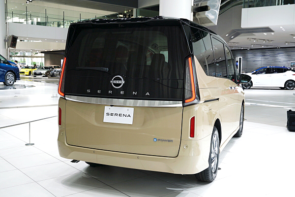 日産 セレナ イーパワー XV リキュウ / ブラック Nissan Serena