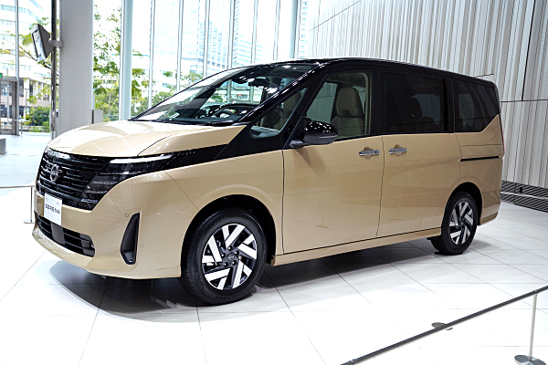 日産 セレナ イーパワー XV リキュウ / ブラック Nissan Serena