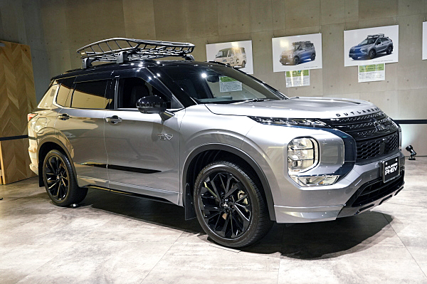 アウトランダーPHEV GN0W 用　ルーフレール　ブラック　黒 アウトランダーPHEV ルーフレール ※ブラック 三菱純正部品 GN0W パーツ