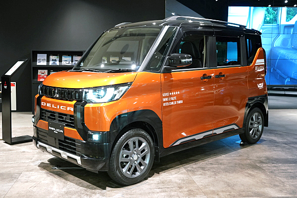 極美品　ディーゼル　TRI-FUN ブラック ボディバッグ　レスキューオレンジ DIESEL ディーゼル メンズバックパック X08736 P4635 / TRAP D