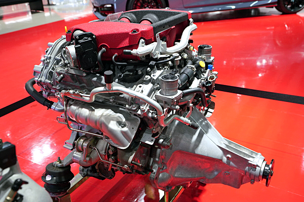 日産 GT-R/R35 1/4 VR38DETT スケールエンジン - 組み立て済み