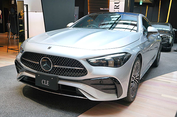 メルセデス・ベンツ CLE200 クーペ スポーツ シルバー Mercedes-Benz