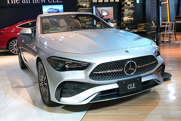 メルセデス・ベンツ CLE200 カブリオレ シルバー Mercedes-Benz