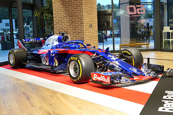 レッドブル トロロッソ ホンダ STR13 2018 F1 Rd.21 #10 Red