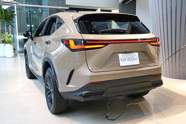 レクサス NX450h+ オーバートレイル ベージュ Lexus NX450h+ OVERTRAIL