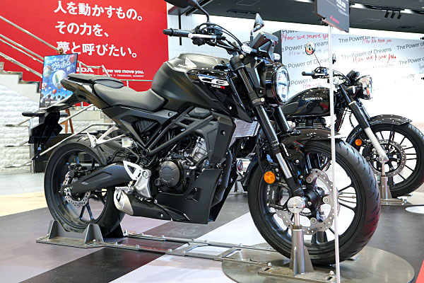 ホンダ CB125R ブラック Honda CB125R : Black | Car and Moto in Japan ホンダ CB125R ブラック Honda CB125R : Black | Car and Moto in Japan