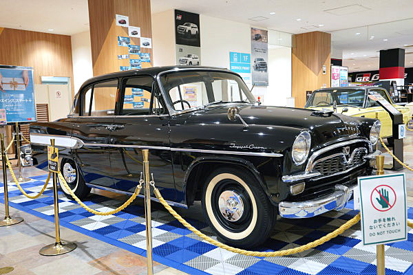 トヨタ クラウン 1960 RS21 Toyota Crown 1960 RS21 | Car and Moto in