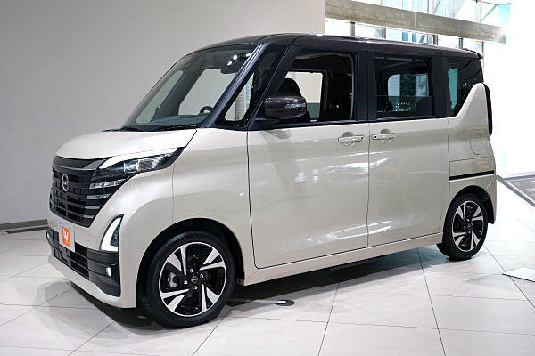日産 ルークス ハイウェイスター G ターボ バニラ / ブラウン Nissan