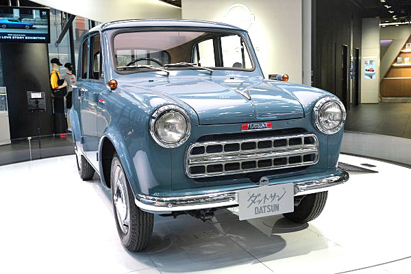 ダットサン セダン 1956 113型 Datsun Sedan 1956 113 | Car and Moto