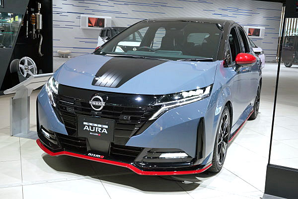 日産 オーラ ニスモ チューンド イーパワー 4WD グレー 日産 オーラ ニスモ チューンド イーパワー 4WD グレー