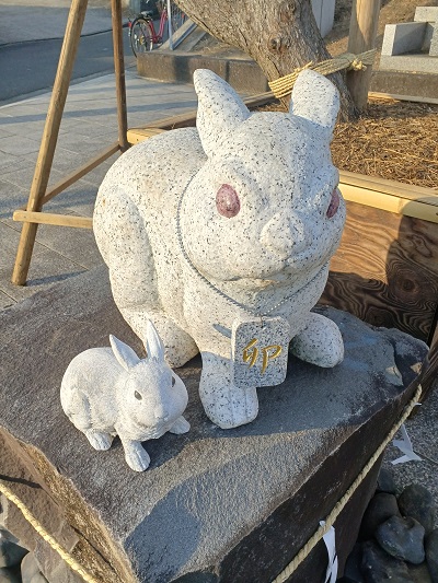 都筑区南山田町の山田神社に今年も「干支の石像」が置かれました！ 令