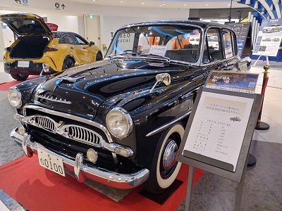 都筑区池辺町のららぽーと横浜に68年現役を続ける「初代 トヨタ