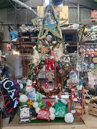都筑区川和町の豊住曲硝子工場で「第8回 牛舎マーケット」が行われ