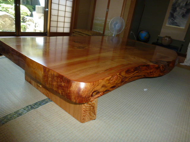 島根県産 黒松の肥松 樹齢約350年 座卓納品 | 松村木材 Blog