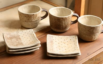 金成潤子さん　トリ皿とマグカップのセット 金成潤子さん トリ皿とマグカップのセット