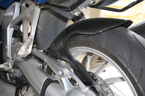 HP２スポーツ、Ｒ１２００Ｓ用リアカーボンフェンダー リアフェンダー | BMWモーターサイクリスト・アクセサリー HORNIG