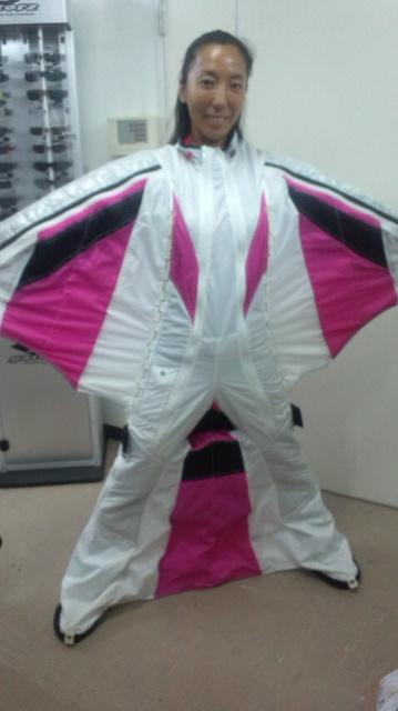 身ひとつで空を飛ぶ?!ウィングスーツの伊藤慎一さん | フリーダイバー