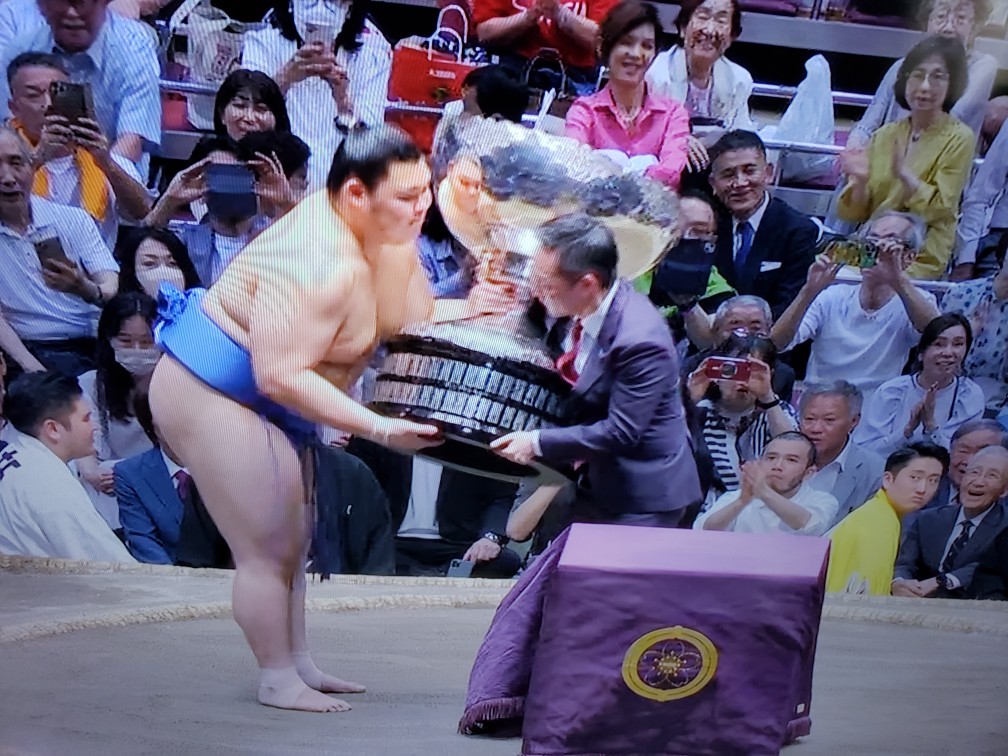 新居浜・肉と花 おおにし 社長日記