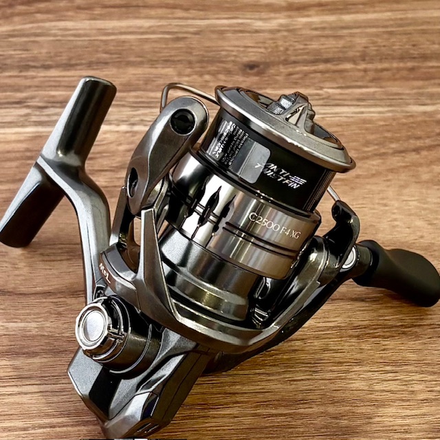 シマノ 25コンプレックスXR C2500 F4 極美品 シマノ 25 コンプレックス XR C2500 F4 XG (2025年モデル