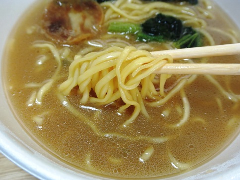 大人気チェーン店、山岡家のカップ麺！醤油ラーメン 日清 | 並ばずに