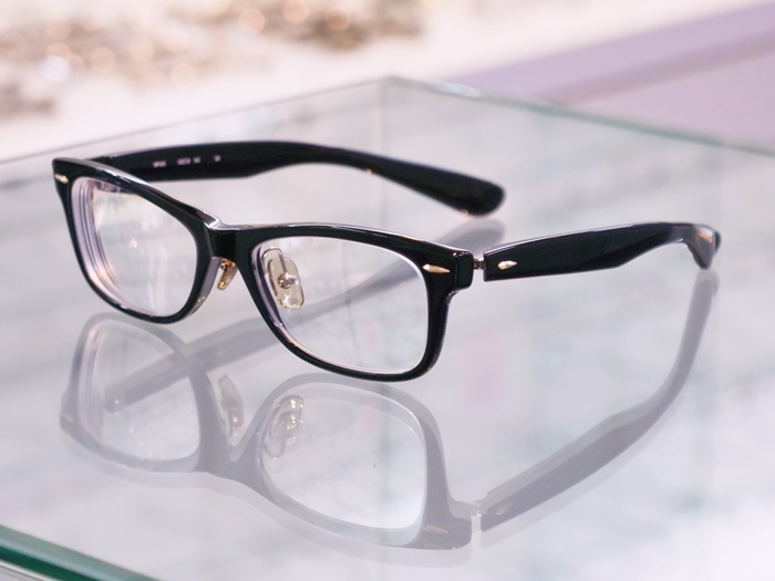 専用 クリスタルフラワーとレッドファントム A94 Phalaenopsis Krull's Red Dragon