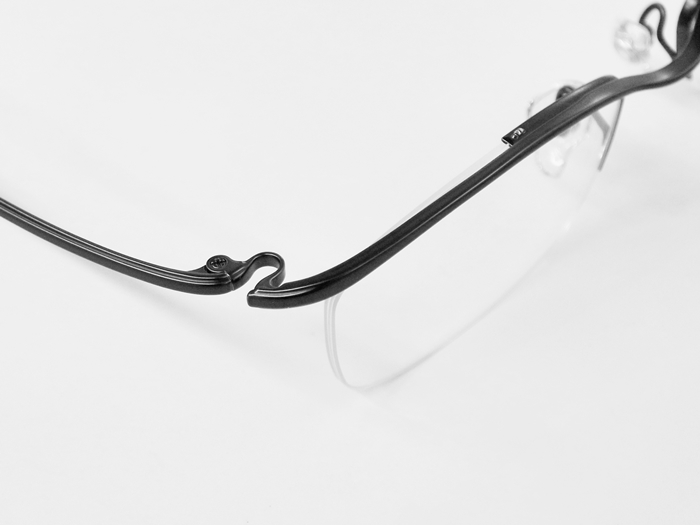 フォーナインズ メガネ 逆Rヒンジ vol.2 今までになかった快適さ 逆Rヒンジの誕生 - 999.9 Journal