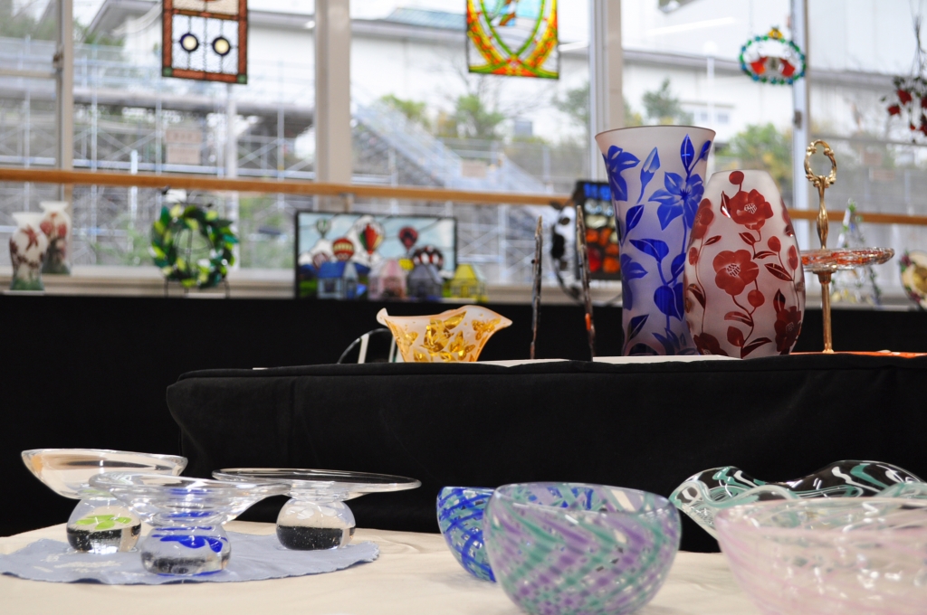 花柄サンドブラストガラスボウル 金継ぎ。 Tokyo / Ceramics