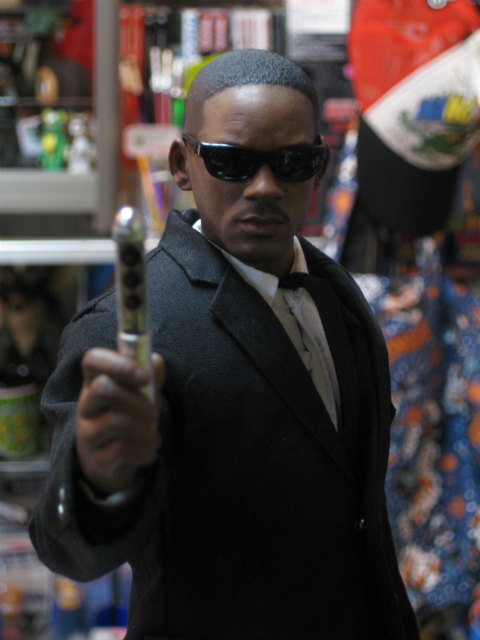 ついに到着、エンターベイ・1/6スケール「メン・イン・ブラック3 ついに到着、エンターベイ・1/6スケール「メン・イン・ブラック3