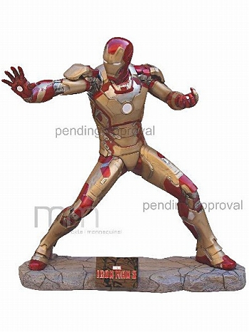 コレクターの夢！大迫力ライフサイズフィギュア＆キャラクターマスクが