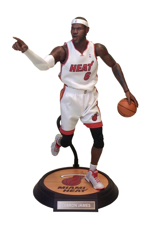 エンターベイのNBAコレクション新作として「キング」レブロン エンターベイのNBAコレクション新作として「キング」レブロン