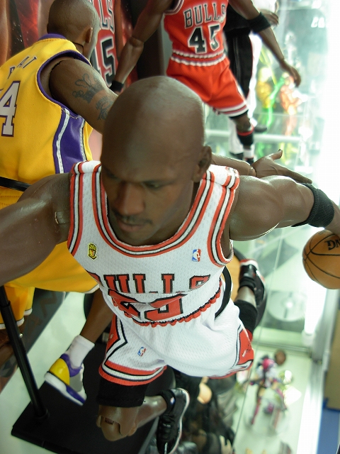 試合を再現！エンターベイ・NBAコレクション「レブロン