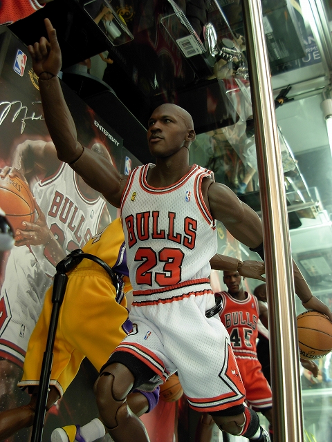 試合を再現!エンターベイ・NBAコレクション「レブロン 試合を再現!エンターベイ・NBAコレクション「レブロン