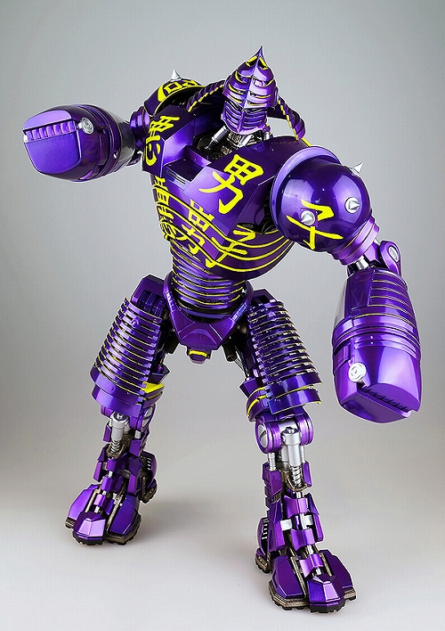海外メーカー 変形ロボットフィギュア 紫カラー 付属品完備 スリーエートイズ新作は映画『リアルスティール』からのノイジーボーイ