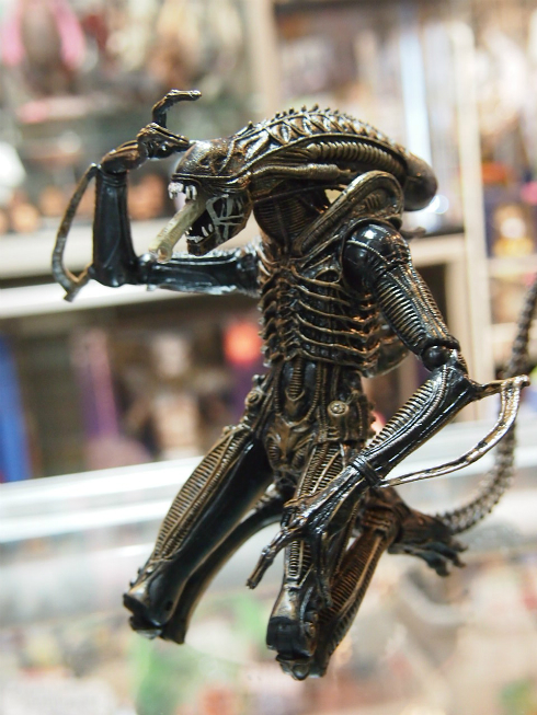 モーショントラッカー反応しました！ NECA・エイリアンハザード イン