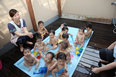 幼稚園女の子お風呂 