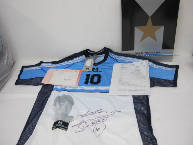 マラドーナとサイン ☆買取コム | 骨董アンティーク 大人が