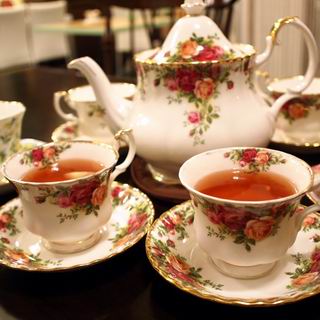 ロイヤルアルバート オールドカントリーローズ4人用ポットセット