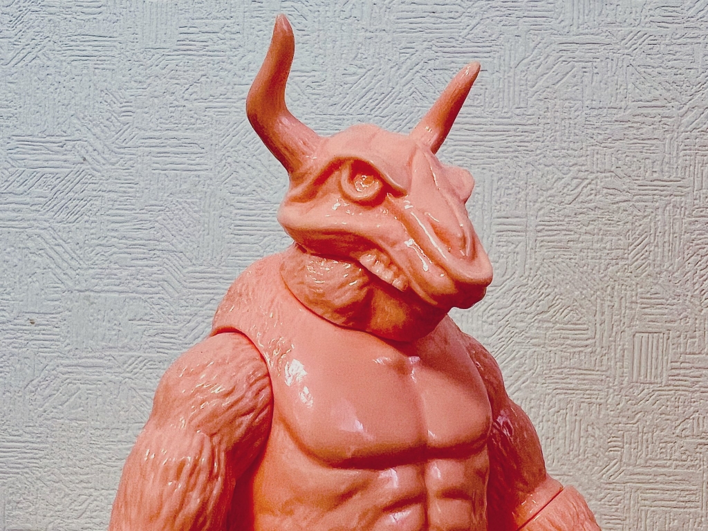 森通商さんのソフビ【ゴリラ ナグルズ】の新作 「ガング テストタイプ