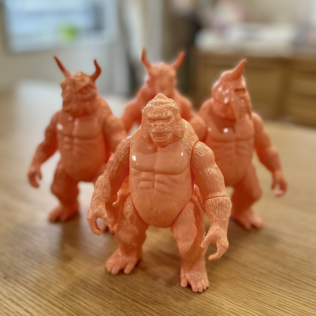 森通商さんのソフビ【ゴリラ ナグルズ】の新作 「ガング テスト