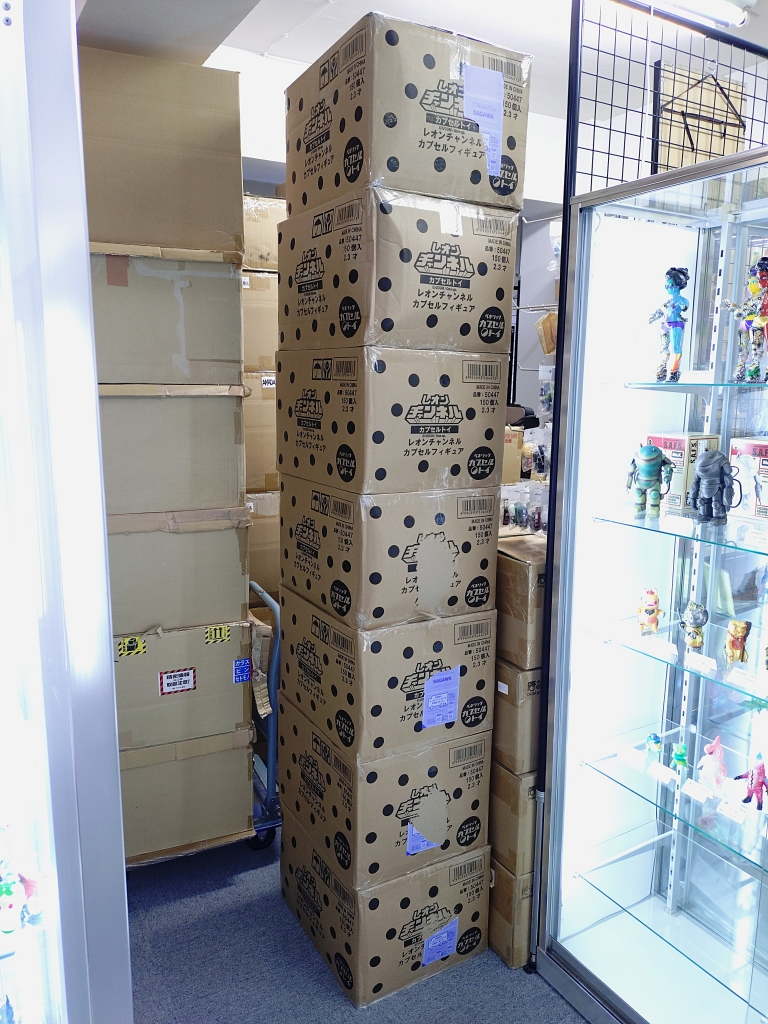 ベネリックカプセルトイさんより レオンチャンネル カプセルフィギュア