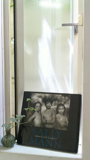 写真集『IMMEDIATE FAMILY』by Sally Mann | かざろぐ｜写真家
