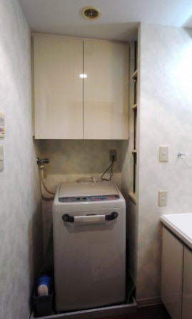 ランドリー吊戸棚、洗濯機上吊戸棚の施工例【t018】 神奈川県