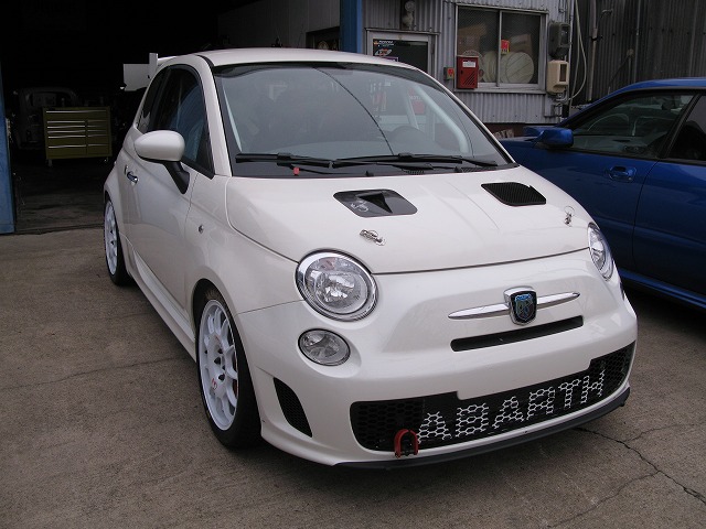 アバルト 500 ASSETTO CORSA& TROFEOグリル(ABARTHロゴ) 20693
