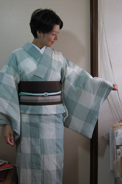 ♪着物リメイク♪ シックな地色にパステル調の色柄が優しい小千谷縮