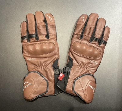 アウトドライ＠アドマイヤ―グローブ：KUSHITANI 箕面店 | KUSHITANI 箕面店