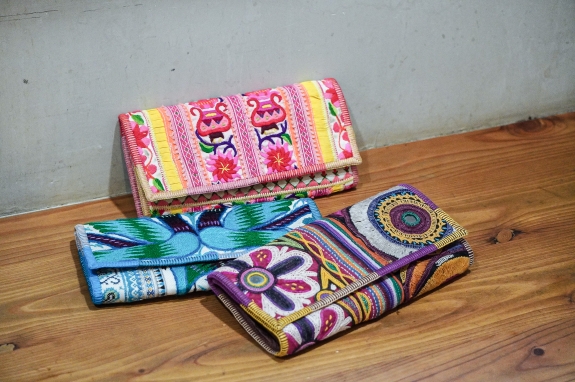 刺繍 バーンロムサイ 財布 banromsai 古布長財布 バーンロムサイ
