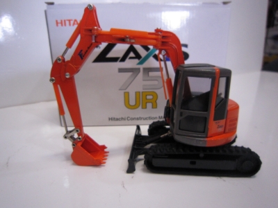 HITACHI（日立）の【1/35 ZAXIS 75UR】と【1/50 ZAXIS 170W】を