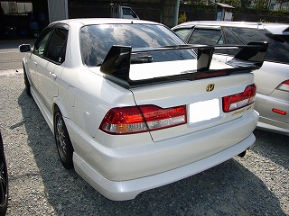 アコードセダンにリアウイング取り付け [ホンダ中古車] | タッカー姫路店