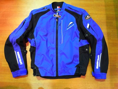 パドックジャケットの凄さを考察するの巻：KUSHITANI名東店